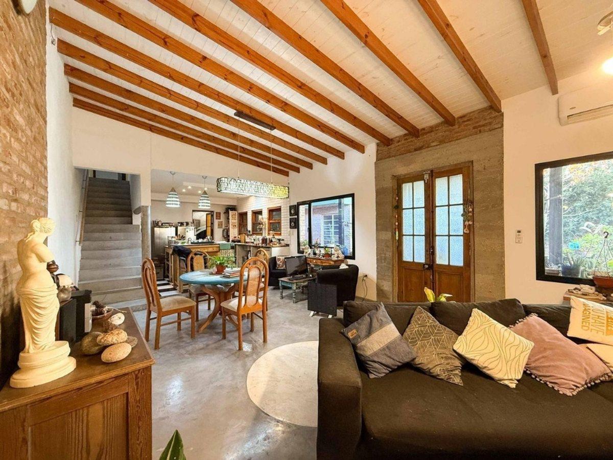 Foto de CASA EN VENTA 5 DORMITORIOS CON PARQUE, imagen 4