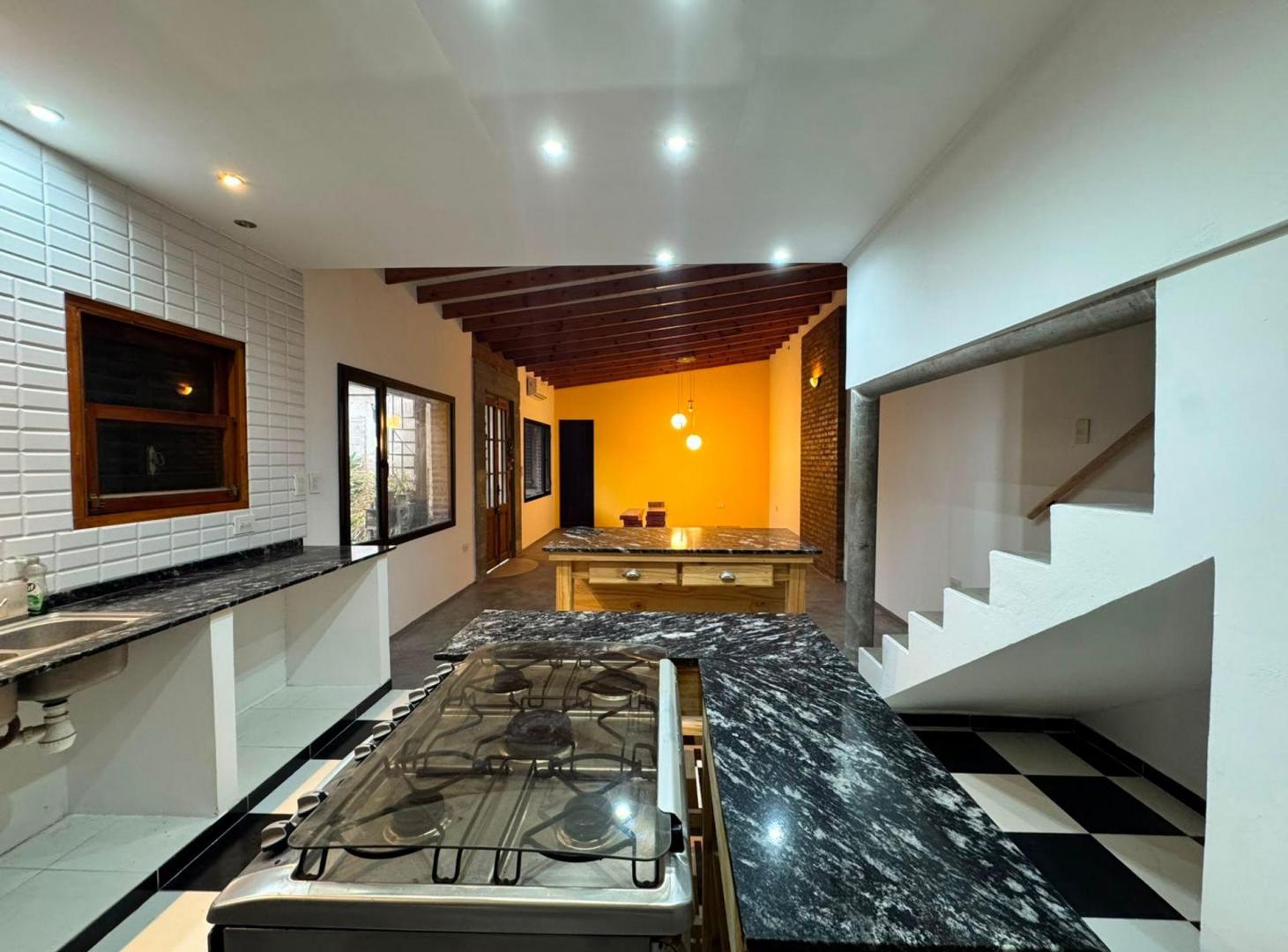 Foto de CASA EN VENTA 5 DORMITORIOS CON PARQUE, imagen 5