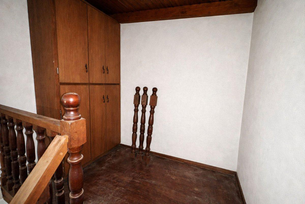 Foto de CASA 4 DORMITORIOS VENTA LOS HORNOS A REFACCIONAR, imagen 2
