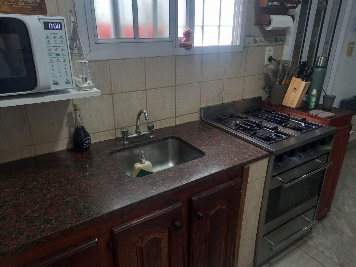 Foto de Casa 3 dormitorios en venta La Plata con cochera, imagen 1