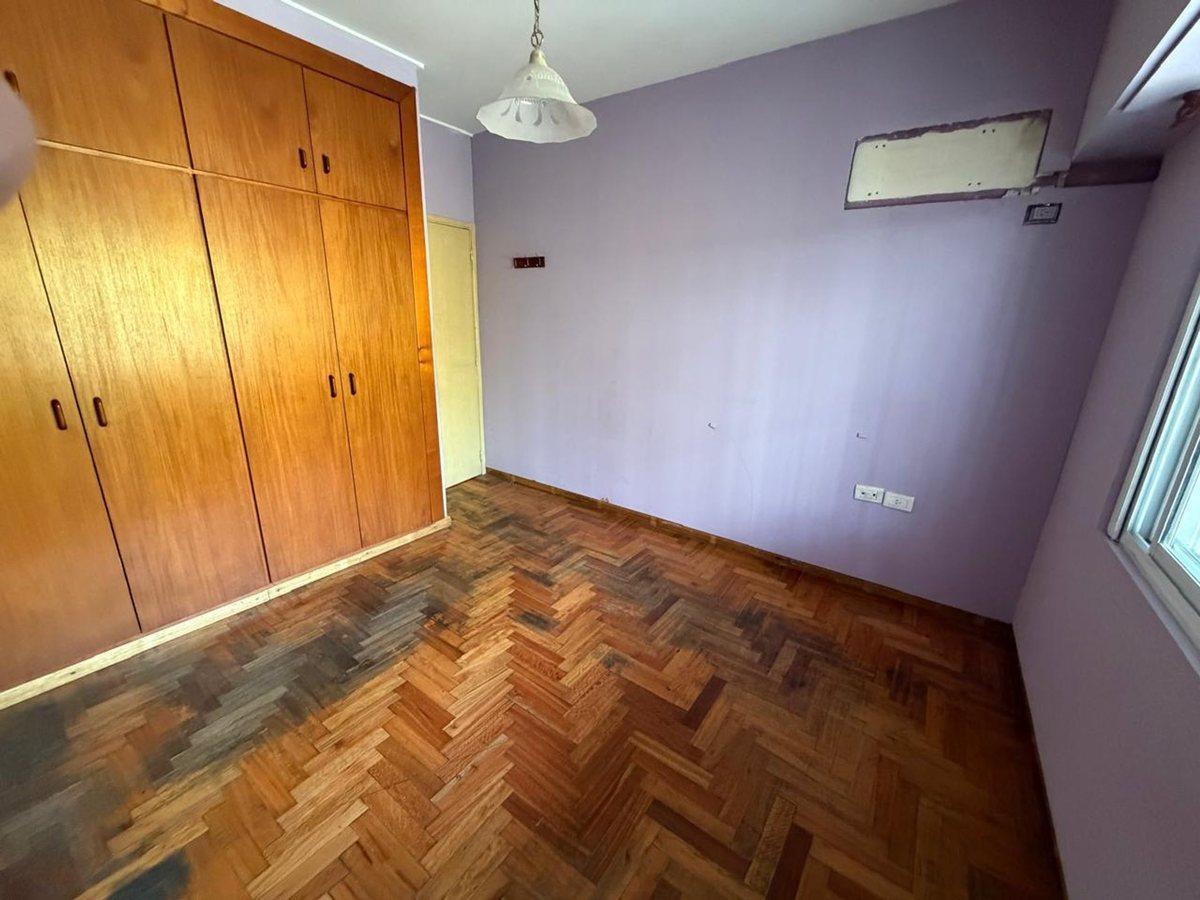 Foto de Casa 2 dormitorios en venta en La Plata con patio, imagen 2