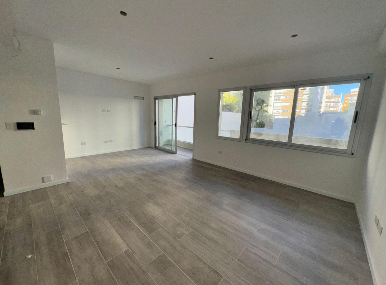 Foto de DEPARTAMENTO 1 DORMITORIO EN VENTA CON PARRILLA, imagen 1
