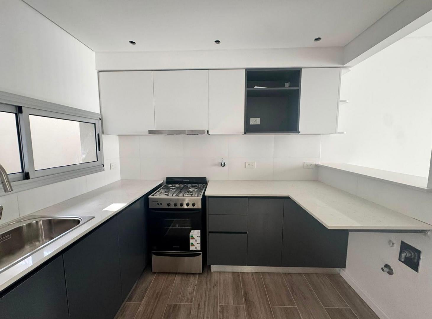 Foto de DEPARTAMENTO 1 DORMITORIO EN VENTA CON PARRILLA, imagen 3