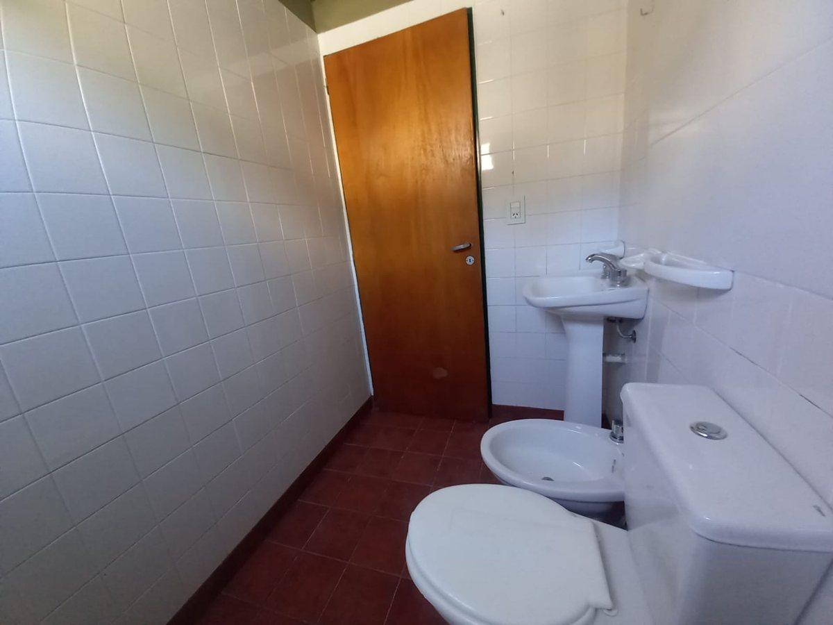 Foto de Departamento 3 dormitorios en venta Tolosa patio, imagen 3