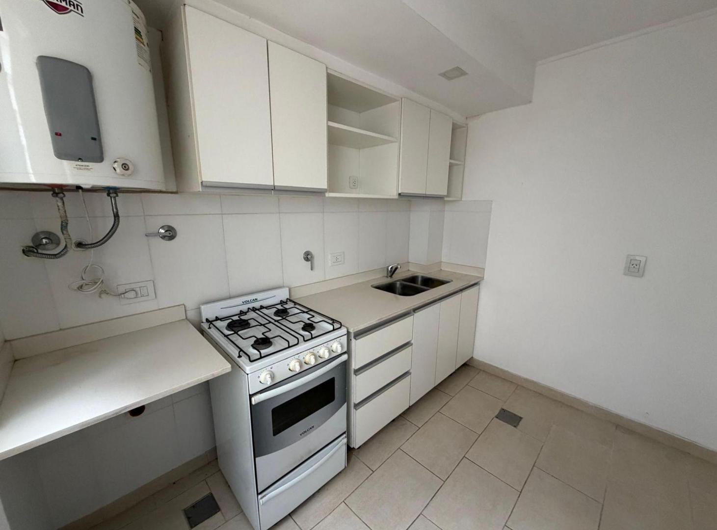 Foto de PH de 2 Dormitorios en Venta en La Plata Patio, imagen 3