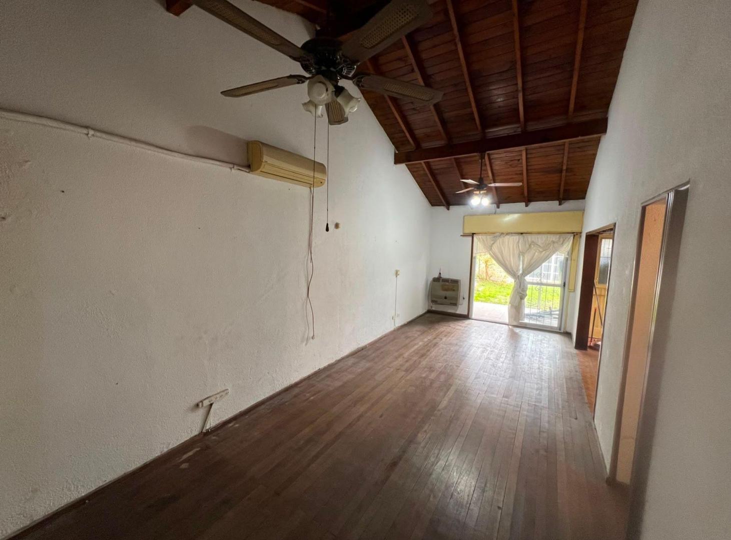 Foto de CASA EN VENTA 3 DORMITORIOS EN BARRIO MONASTERIO, imagen 1