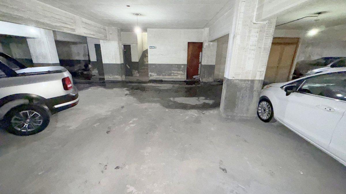 Foto de Cochera en venta en La Plata , seguridad 24 hs., imagen 1