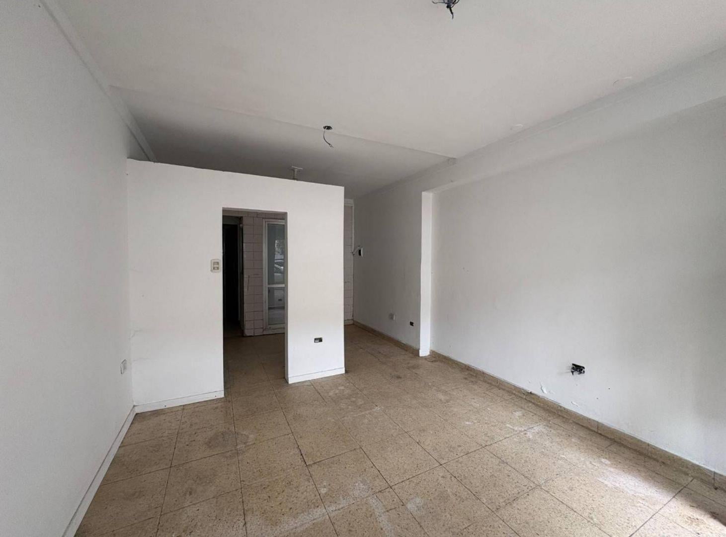 Foto de Local en venta en La Plata centro sobre calle 8, imagen 1