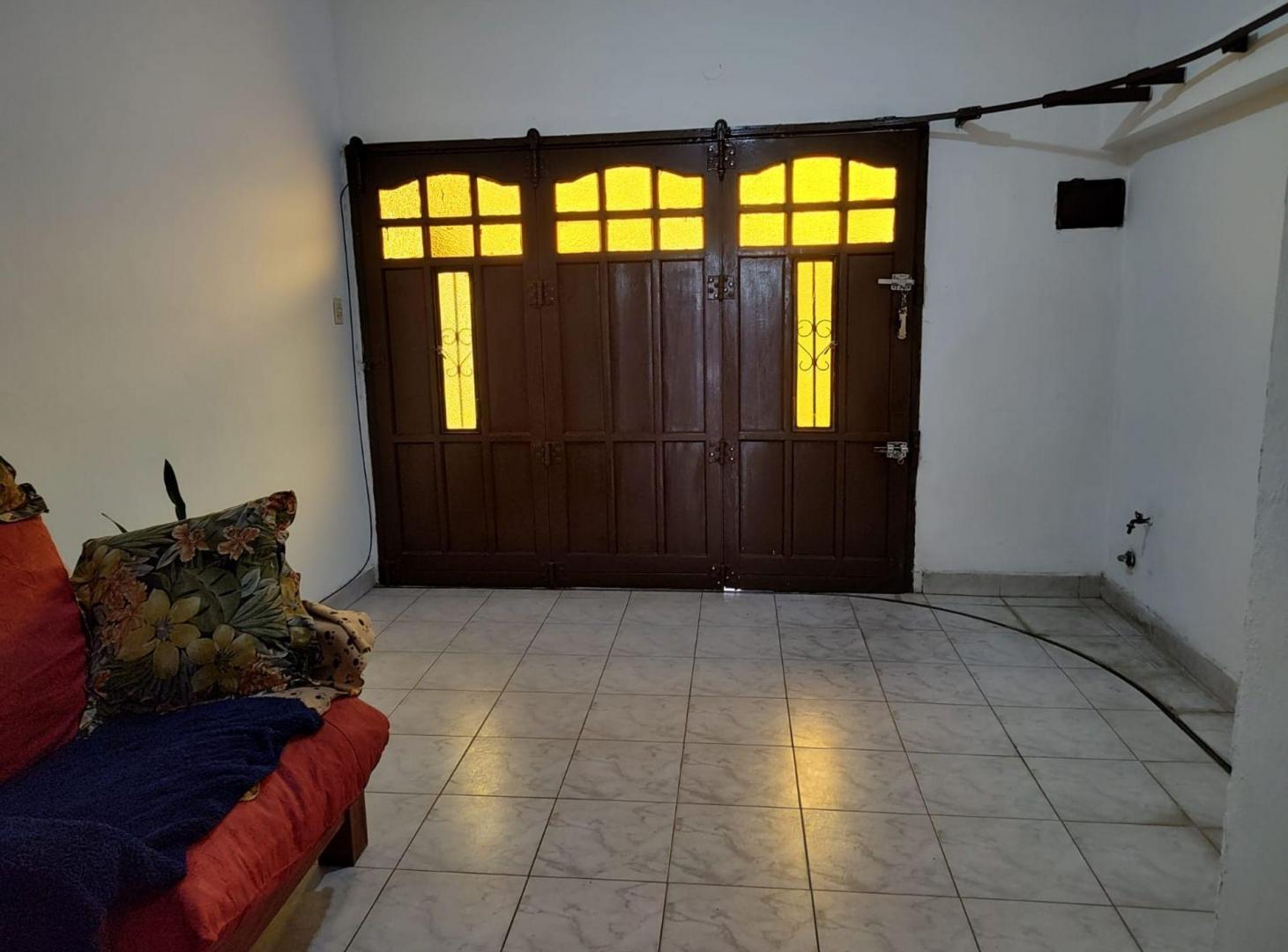 Foto de CASA 2 DORMITORIOS EN VENTA PATIO EN LOS HORNOS, imagen 2
