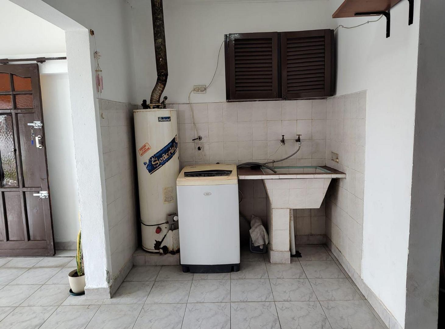 Foto de CASA 2 DORMITORIOS EN VENTA PATIO EN LOS HORNOS, imagen 5