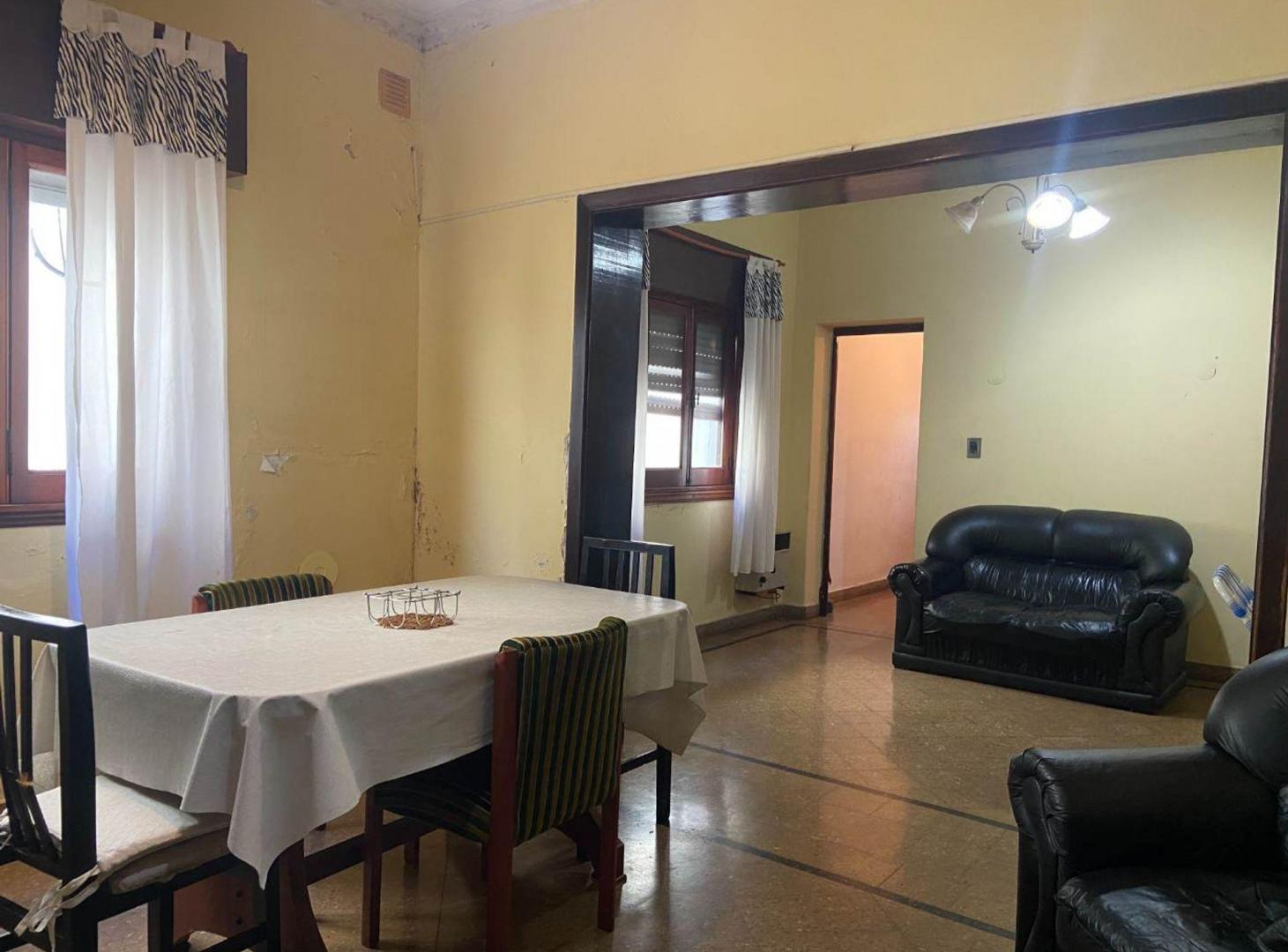 Foto de Casa 4 dormitorios en venta en Berisso con cochera, imagen 4