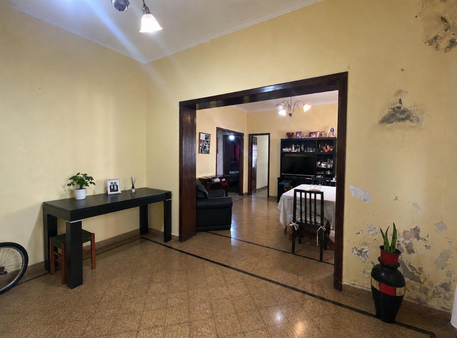 Foto de Casa 4 dormitorios en venta en Berisso con cochera, imagen 3