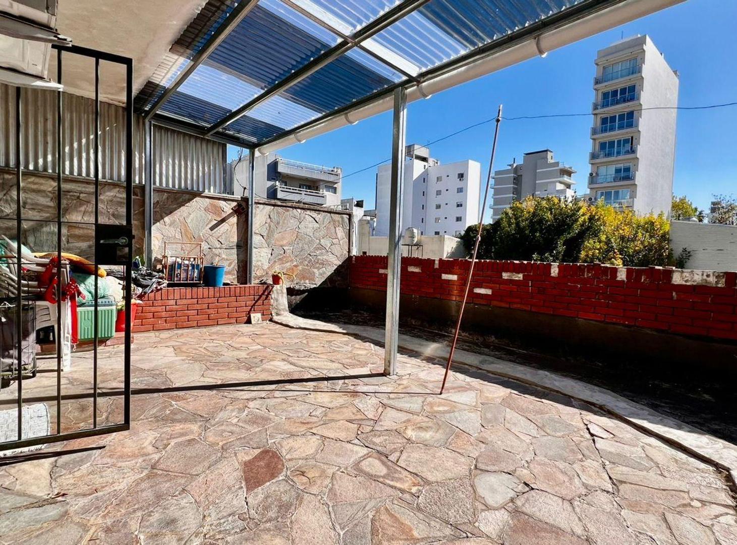Foto de Depto en venta en La Plata cochera y terraza priv., imagen 5