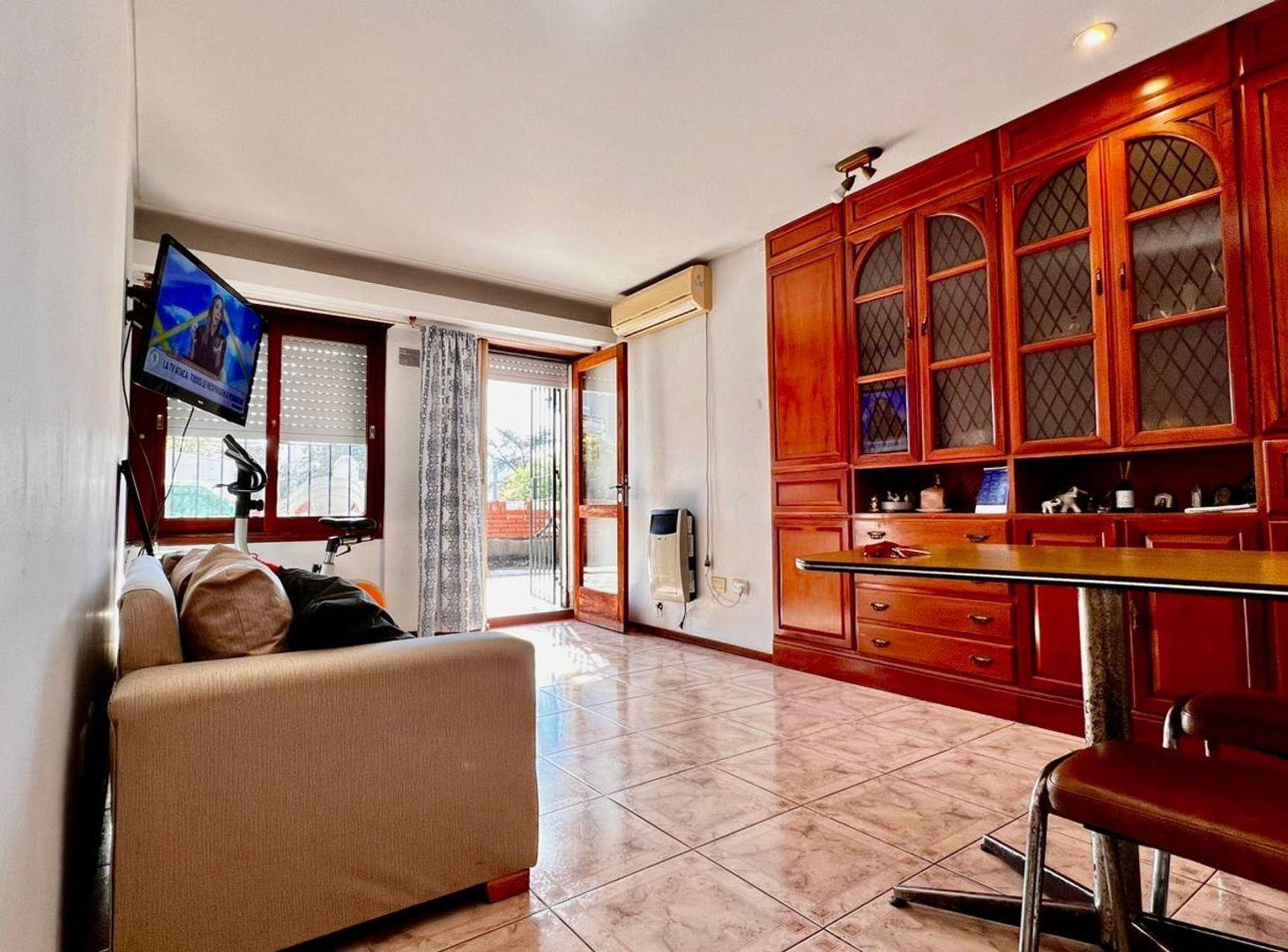 Foto de Depto en venta en La Plata cochera y terraza priv., imagen 2
