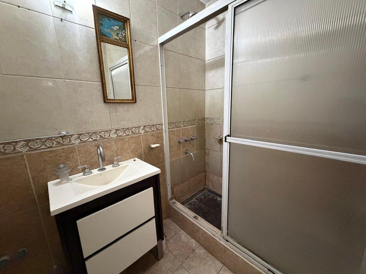 Foto de Casa 2 dormitorios en venta en La Plata con patio, imagen 5