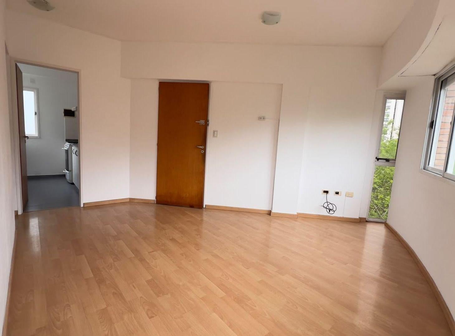 Foto de DEPARTAMENTO 1 DORMITORIO EN ALQUILER COCHERA, imagen 2