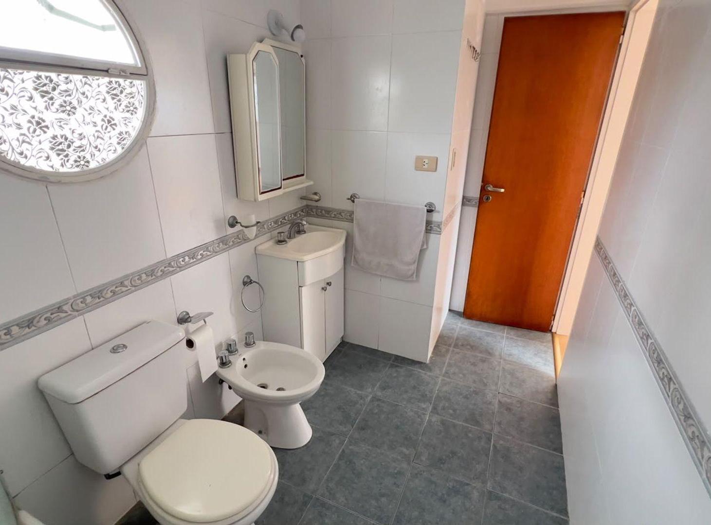 Foto de DEPARTAMENTO 1 DORMITORIO EN ALQUILER COCHERA, imagen 5