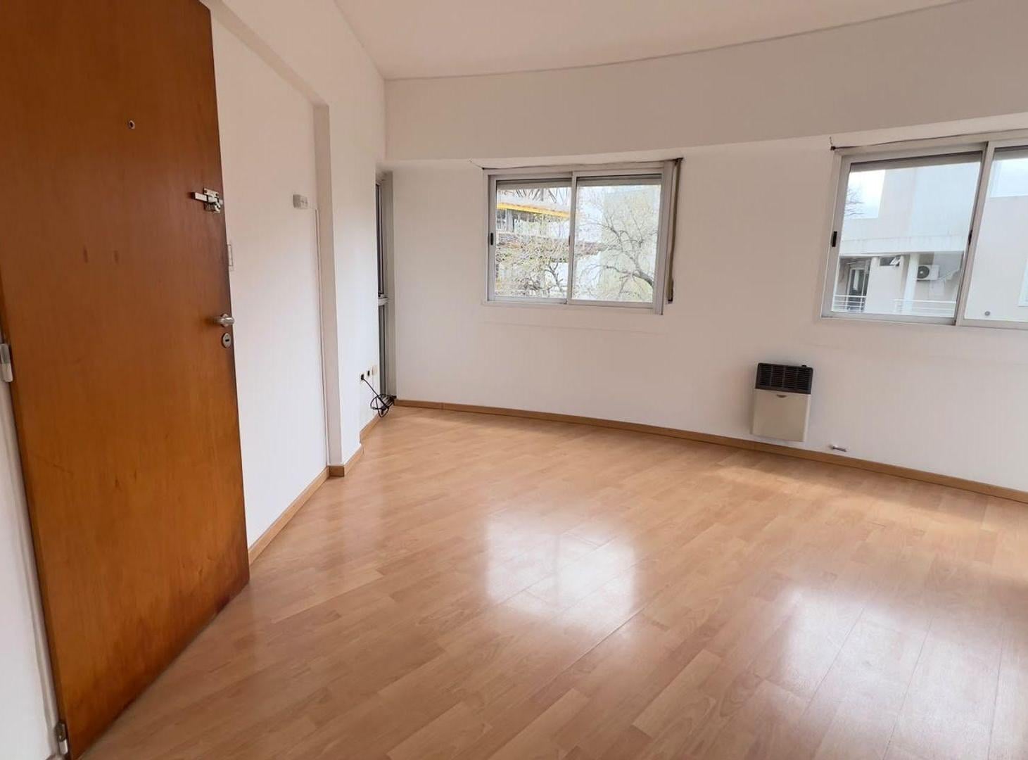 Foto de DEPARTAMENTO 1 DORMITORIO EN ALQUILER COCHERA, imagen 1