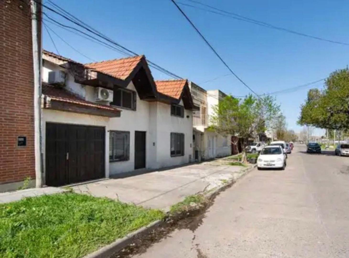 Foto de Casa 3 Dormitorios en Venta en Tolosa con patio, imagen 3