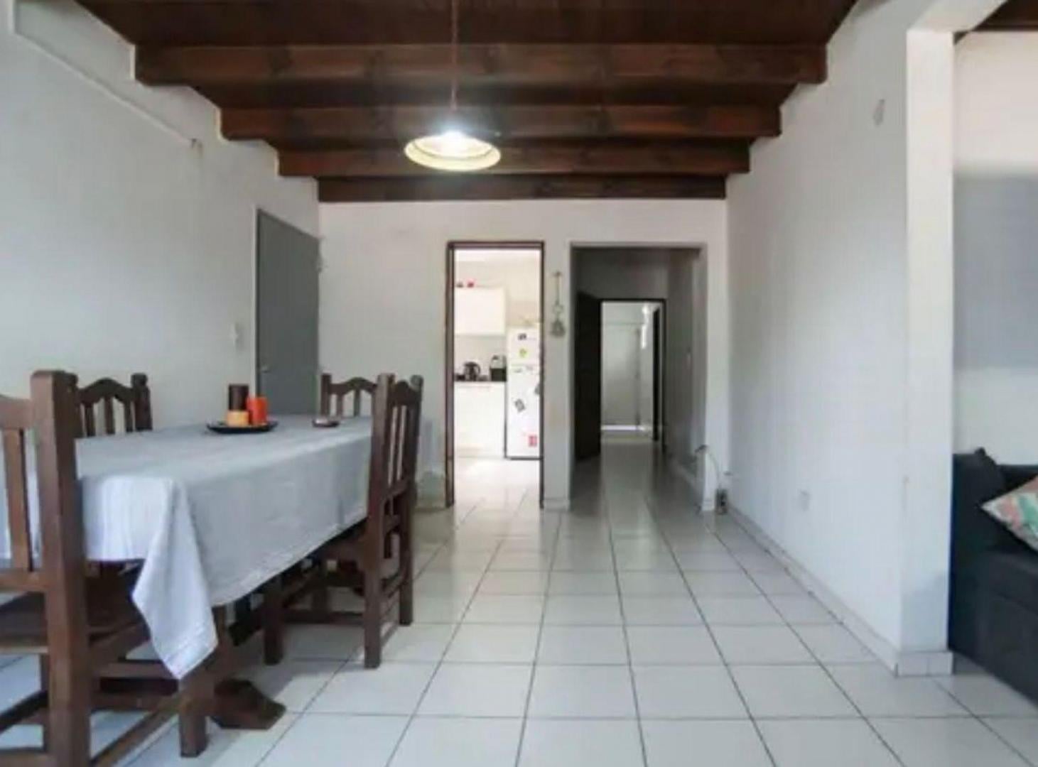 Foto de Casa 3 Dormitorios en Venta en Tolosa con patio, imagen 2