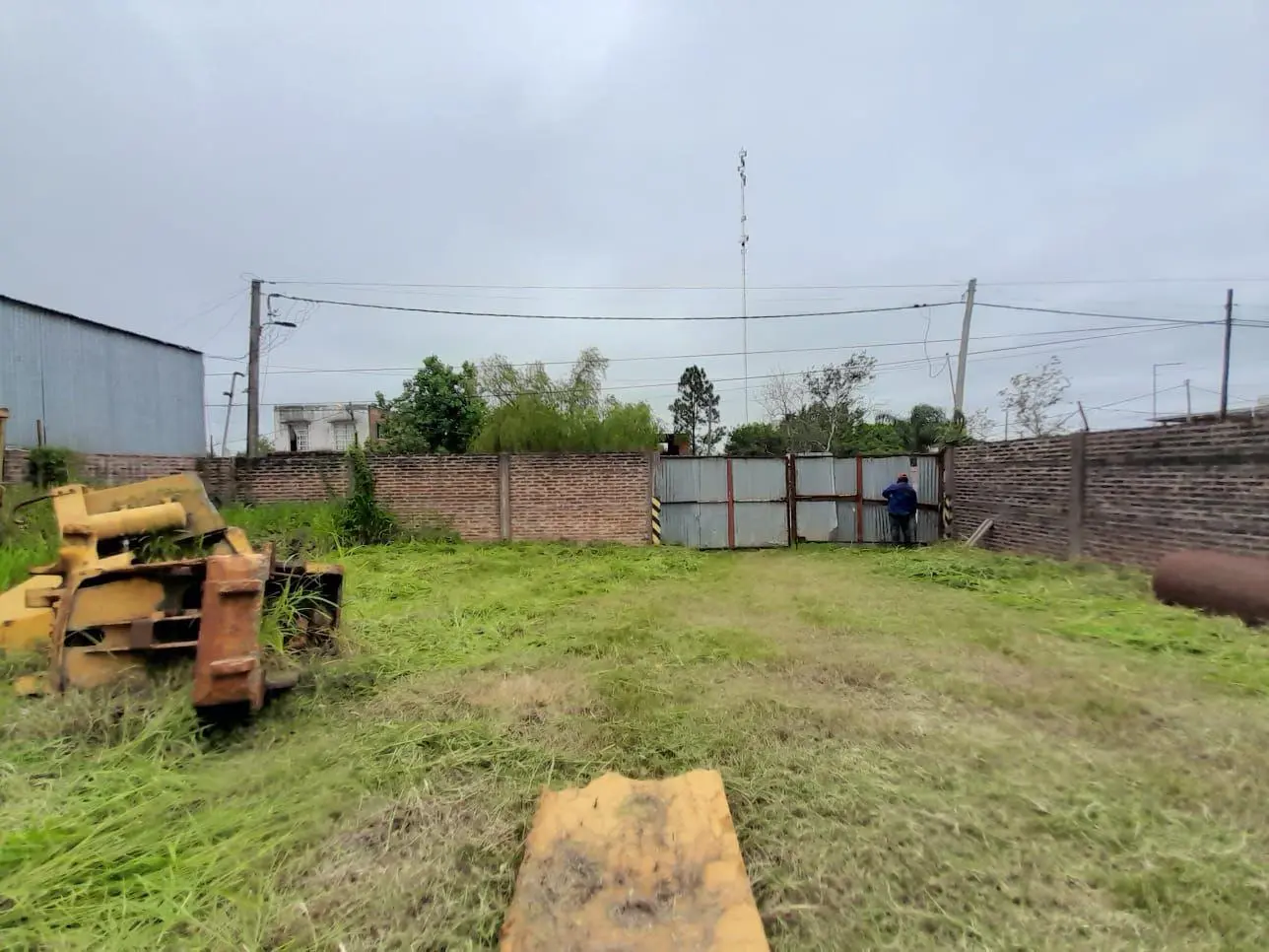 Galpón 17x50 con Terreno 17x100 en Av. Alvear al 3055 8