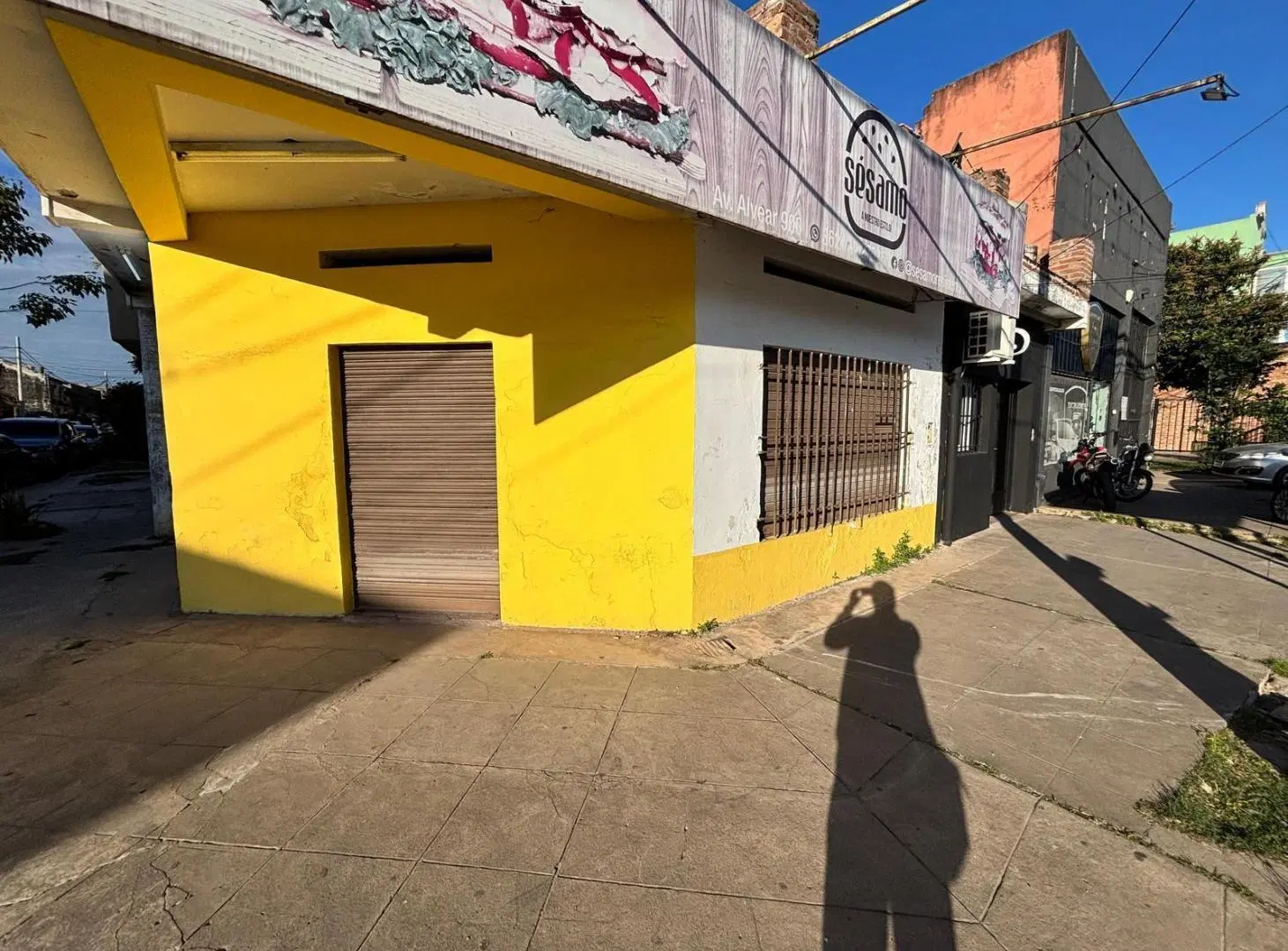 2 locales en venta sobre Avenida Alvear 2