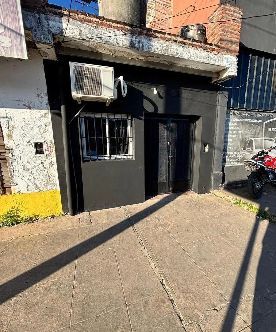 2 locales en venta sobre Avenida Alvear 3
