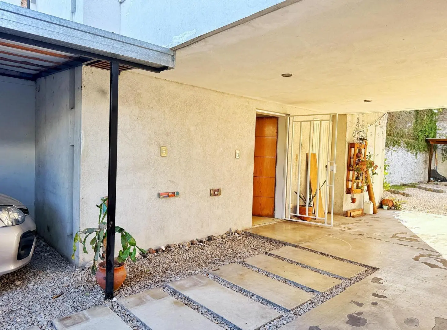 PH TRIPLEX .2 DORMITORIOS . COCHERA .ESPACIO EN COMUN ACEPTA PERMUTA X CASA Evalua zona 5