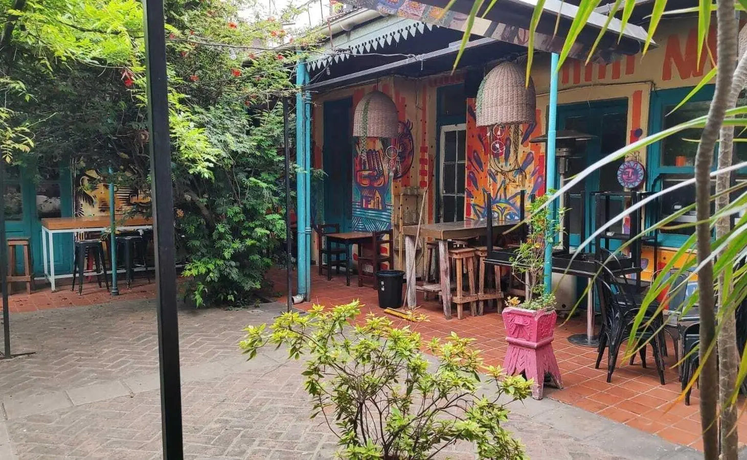 Casa - Terreno en calle 59 e/8 y 9 - ideal desarrollo - La Plata 3