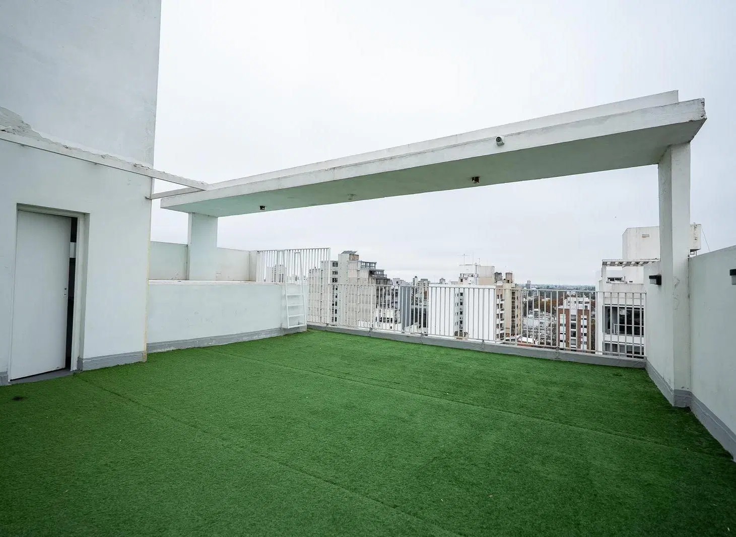 Departamento a la venta sobre avenida 60 entre 10 y 11 4
