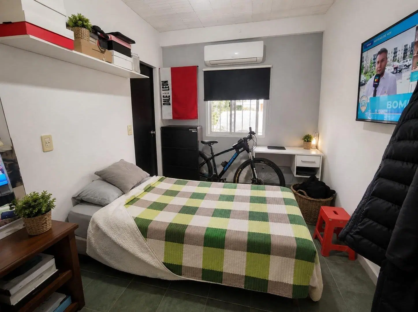 Departamento de 2 dormitorios y cochera en venta en La Plata 8