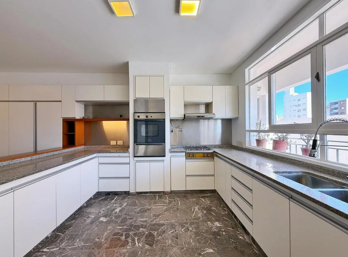 Departamento de 3 dormitorios en venta en La Plata 5