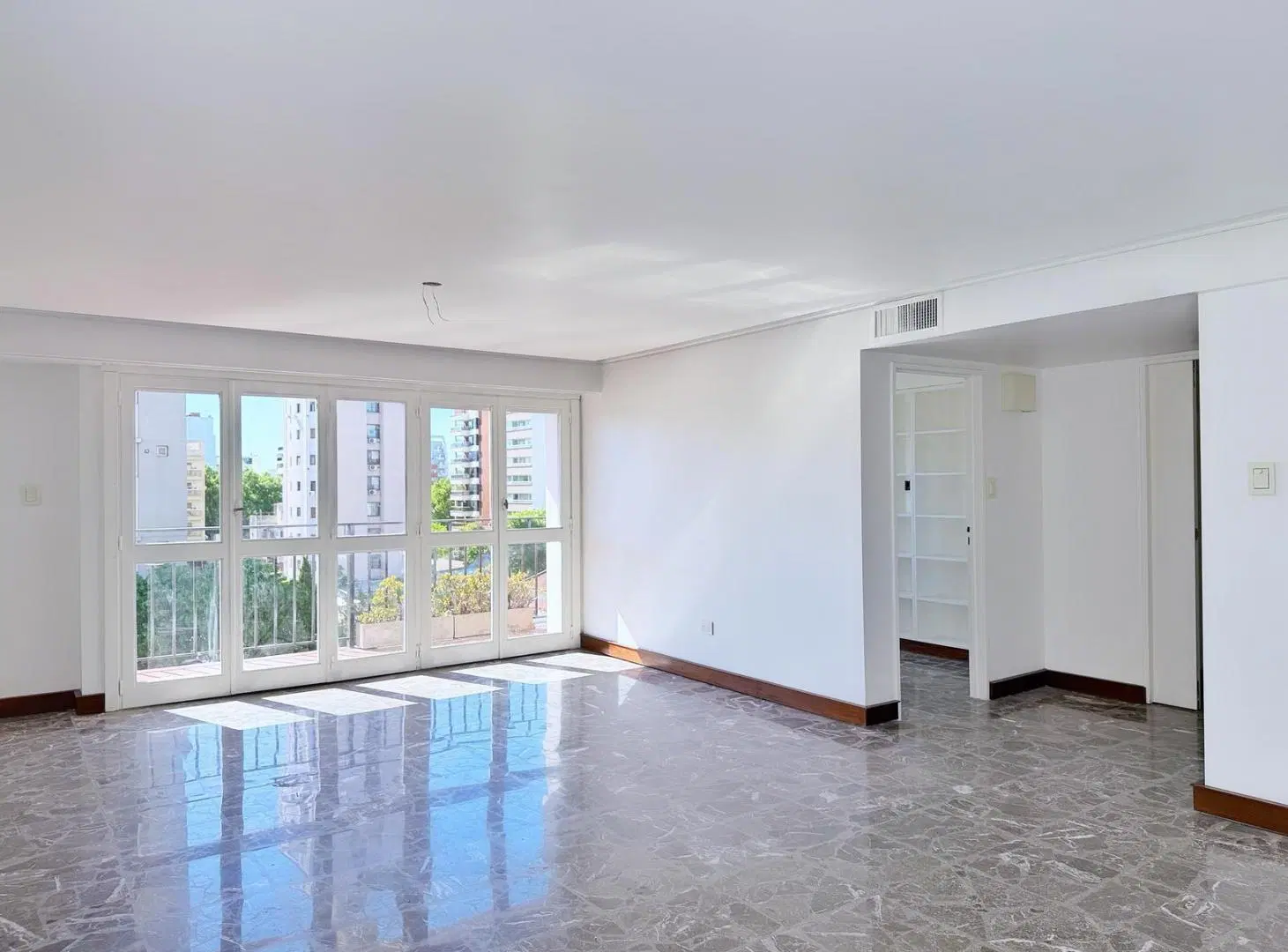 Departamento de 3 dormitorios en venta en La Plata 3