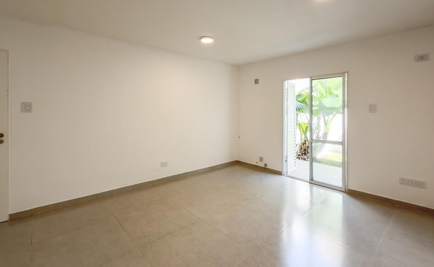 Foto de PH en venta de un dormitorio en La Plata, imagen 2