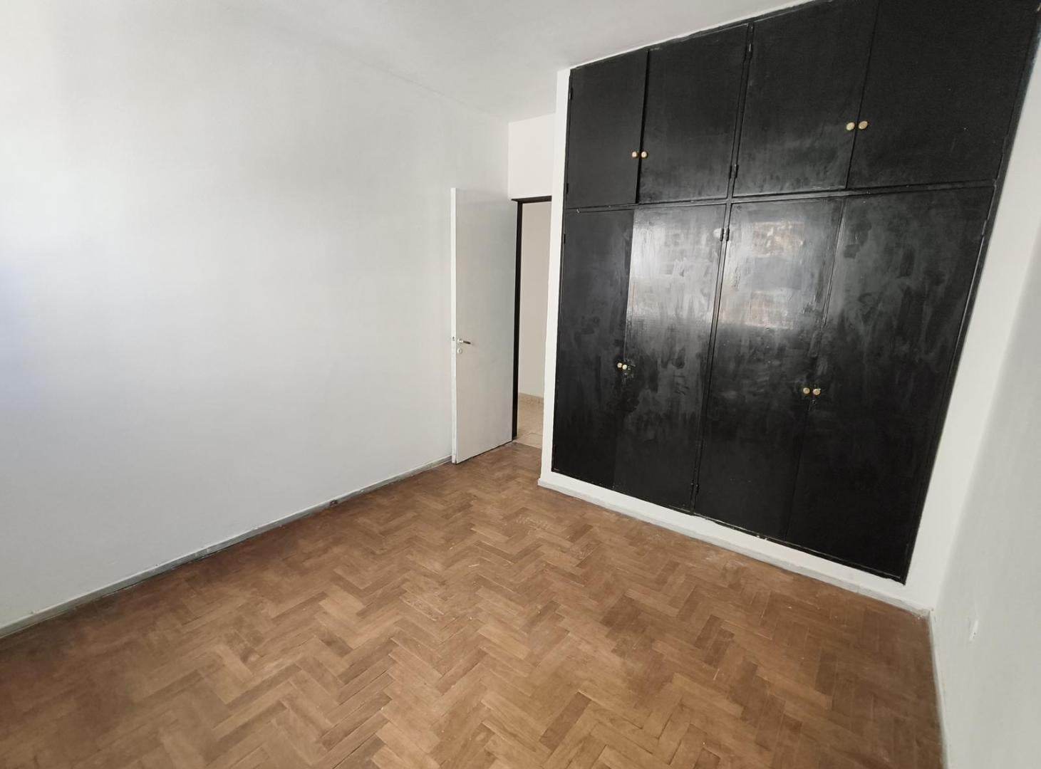 Foto de Departamento de un dormitorio en venta en La Plata, imagen 2