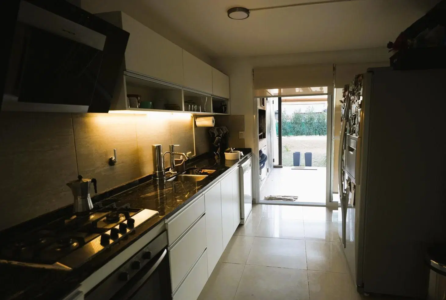 APTO CREDITO !!! MODERNA CASA de 3 DORMITORIOS con pileta!!! Villa Catalina !!! 5