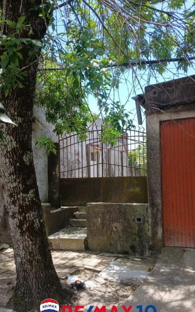 VENTA DE CASA -4 DORMITORIOS Y COCHERA 2