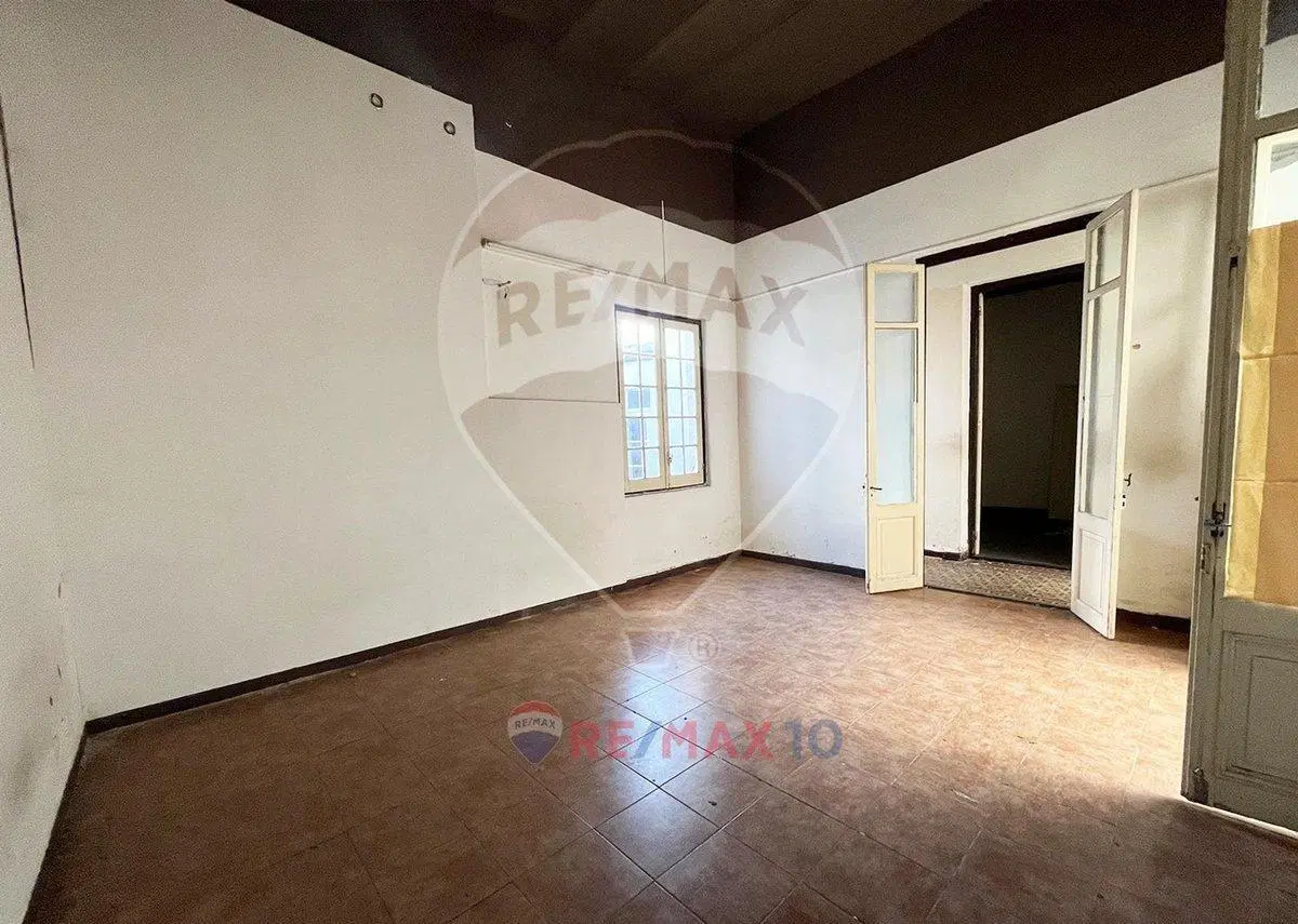Amplia propiedad ideal para oficina o familia 4