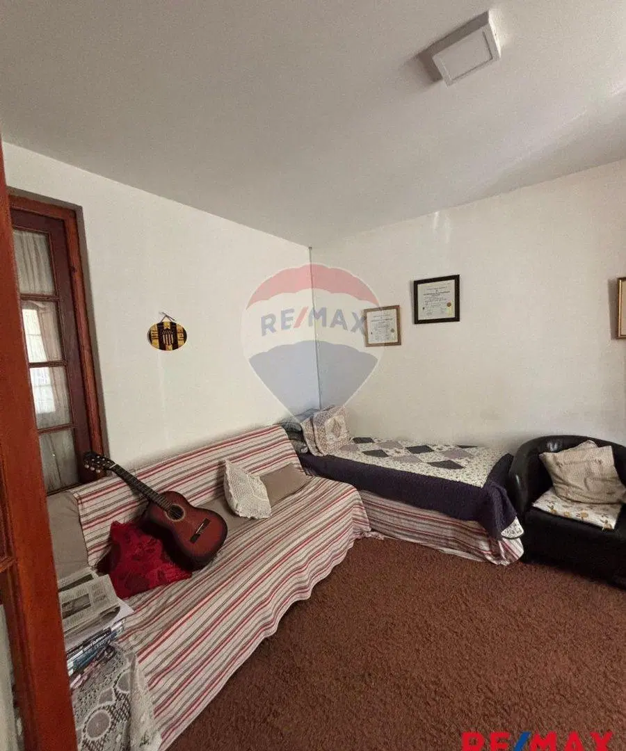Casa 4 dormitorios, 3 baños. Se alquila, Florida. 5