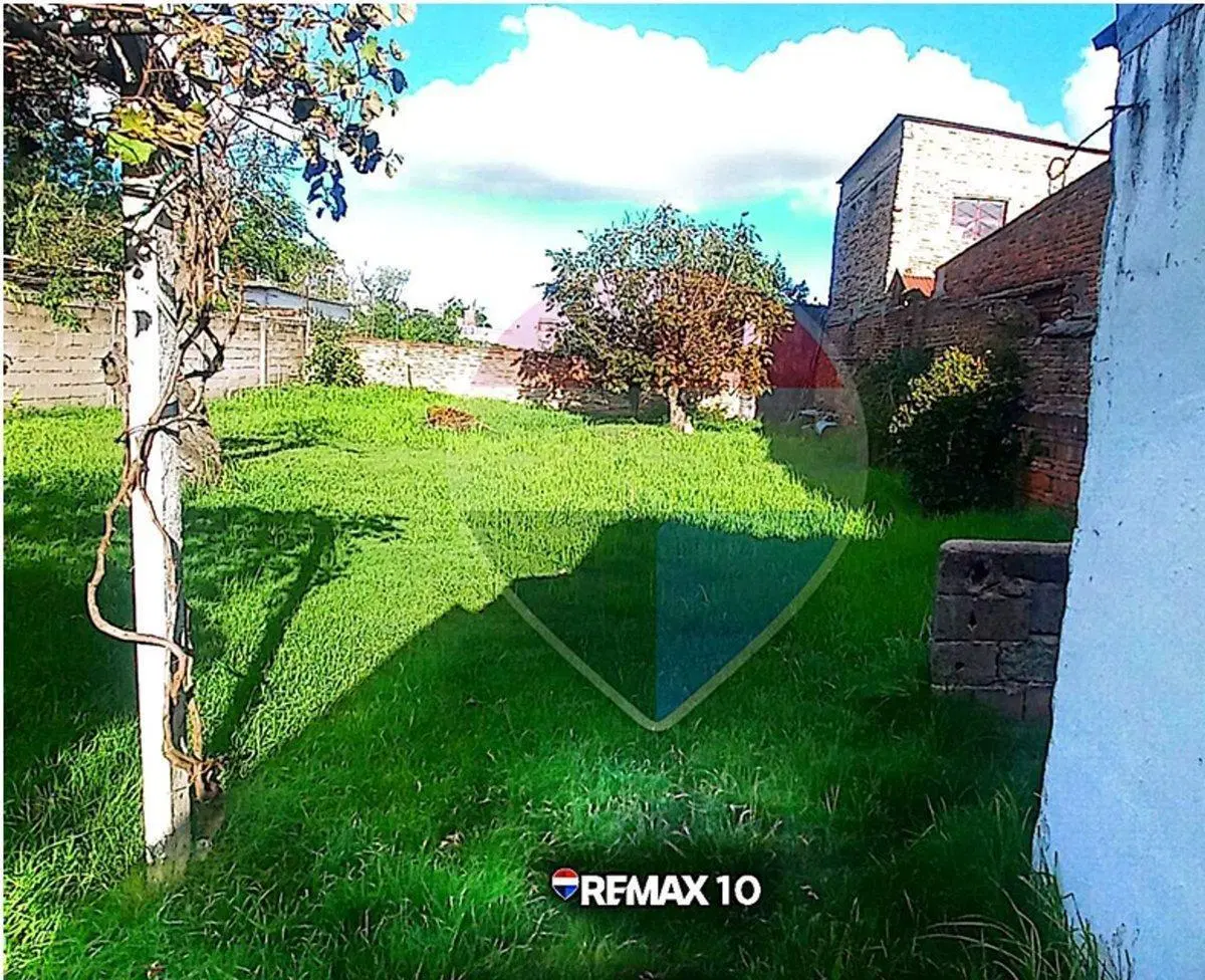 SE VENDE CASA A 3 CUADRAS DE PLAZA ASAMBLEA 4