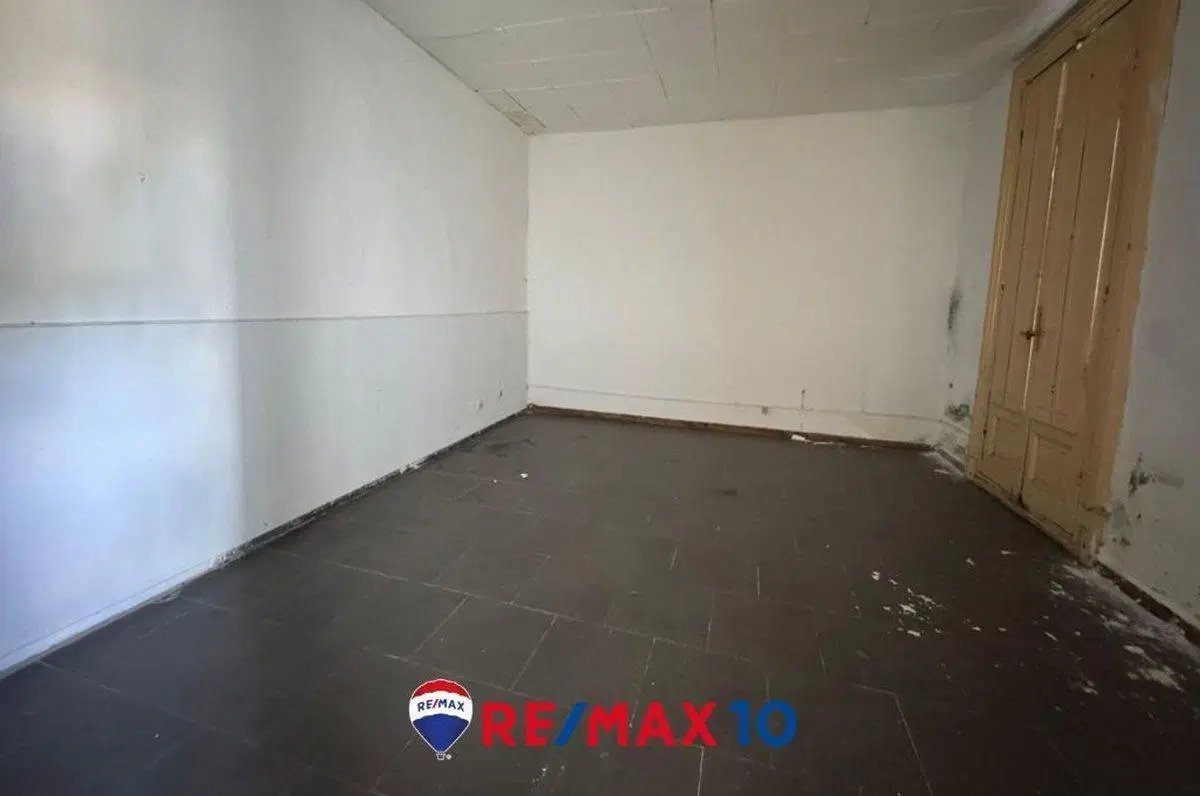 PROPIEDAD CON EXCELENTE POTENCIAL COMERCIAL 2