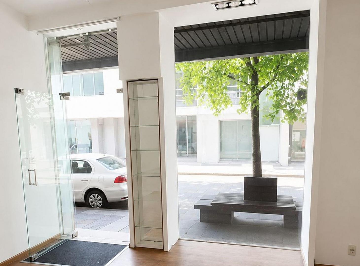 Foto de ALQUILER Local comercial céntrico, imagen 2
