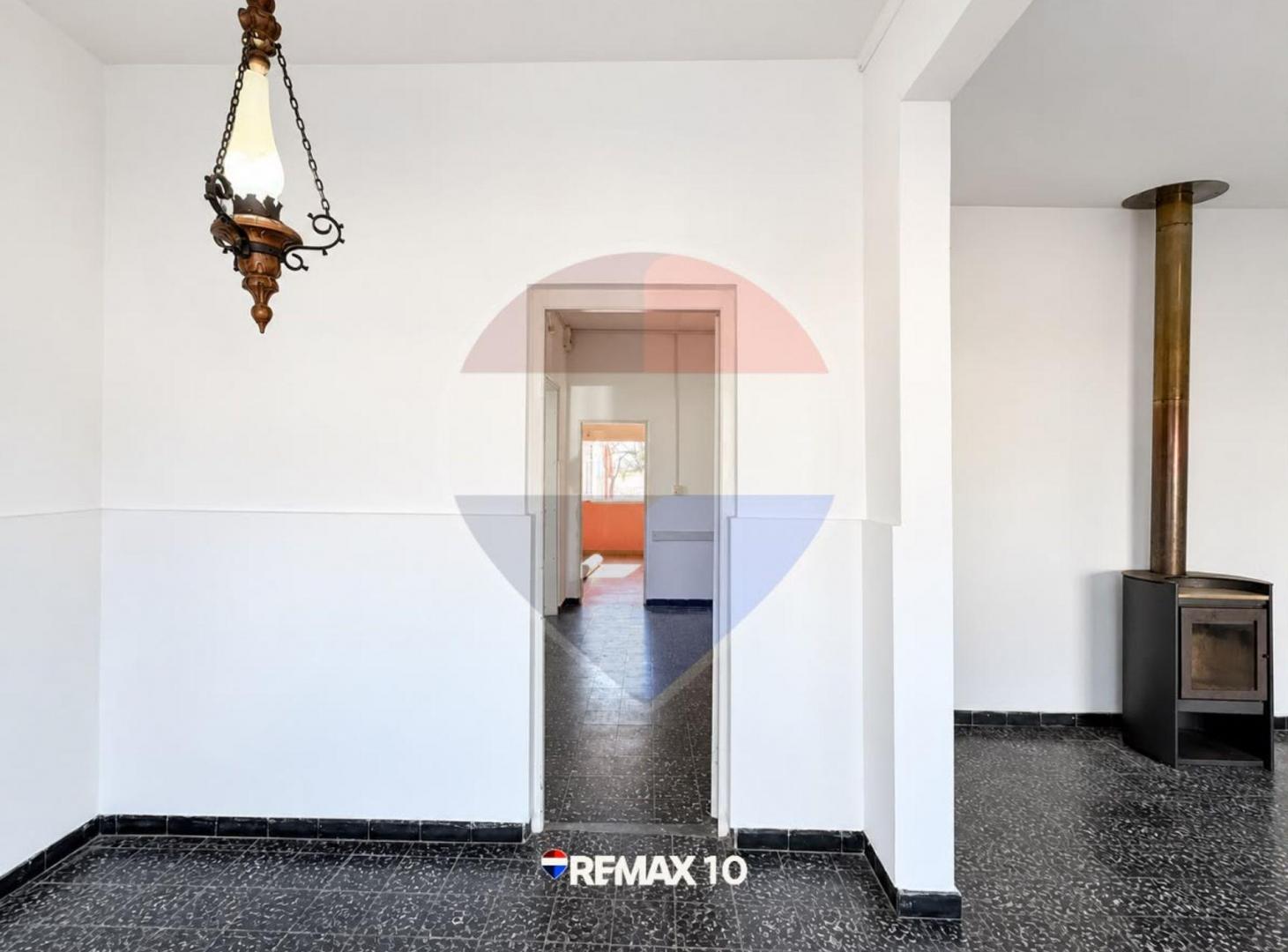 Foto de VENTA DE CASA - 3 DORM -GARAGE - AV PRINCIPAL, imagen 4