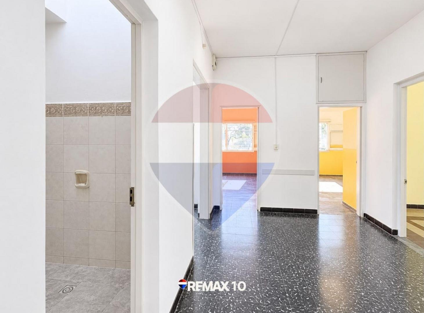 Foto de VENTA DE CASA - 3 DORM -GARAGE - AV PRINCIPAL, imagen 3