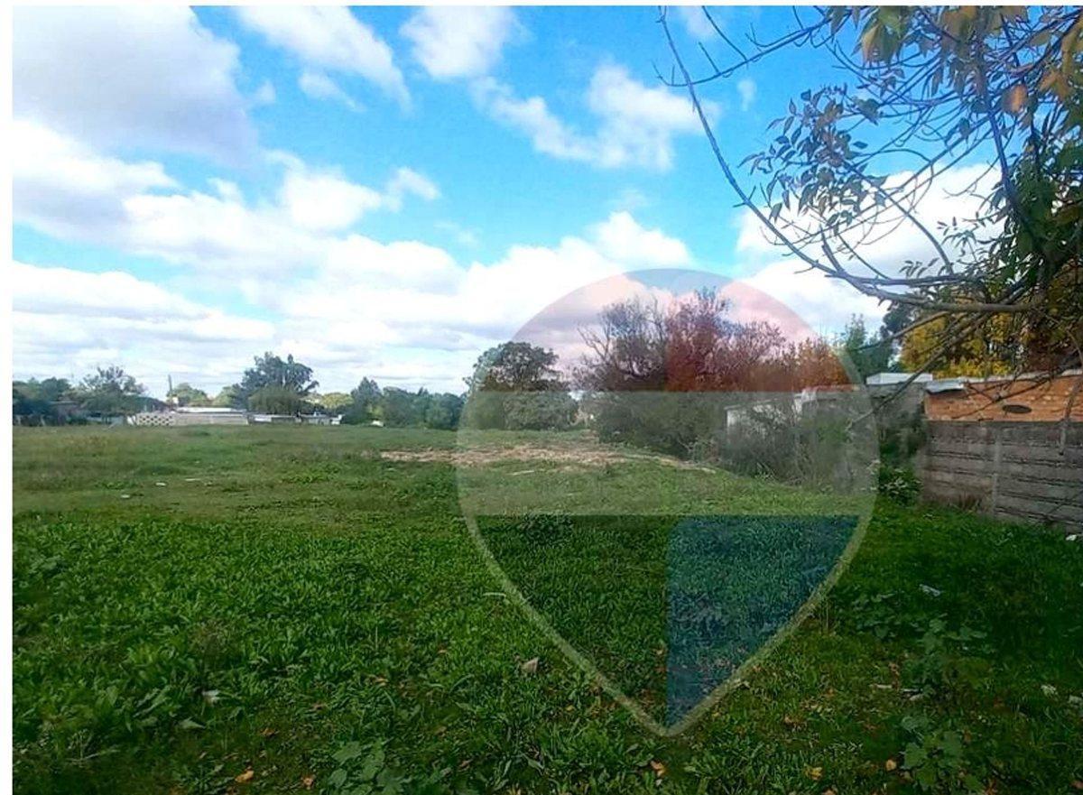 Foto de SE VENDE TERRENO 2015 m² BARRIO CURUCHET, imagen 2