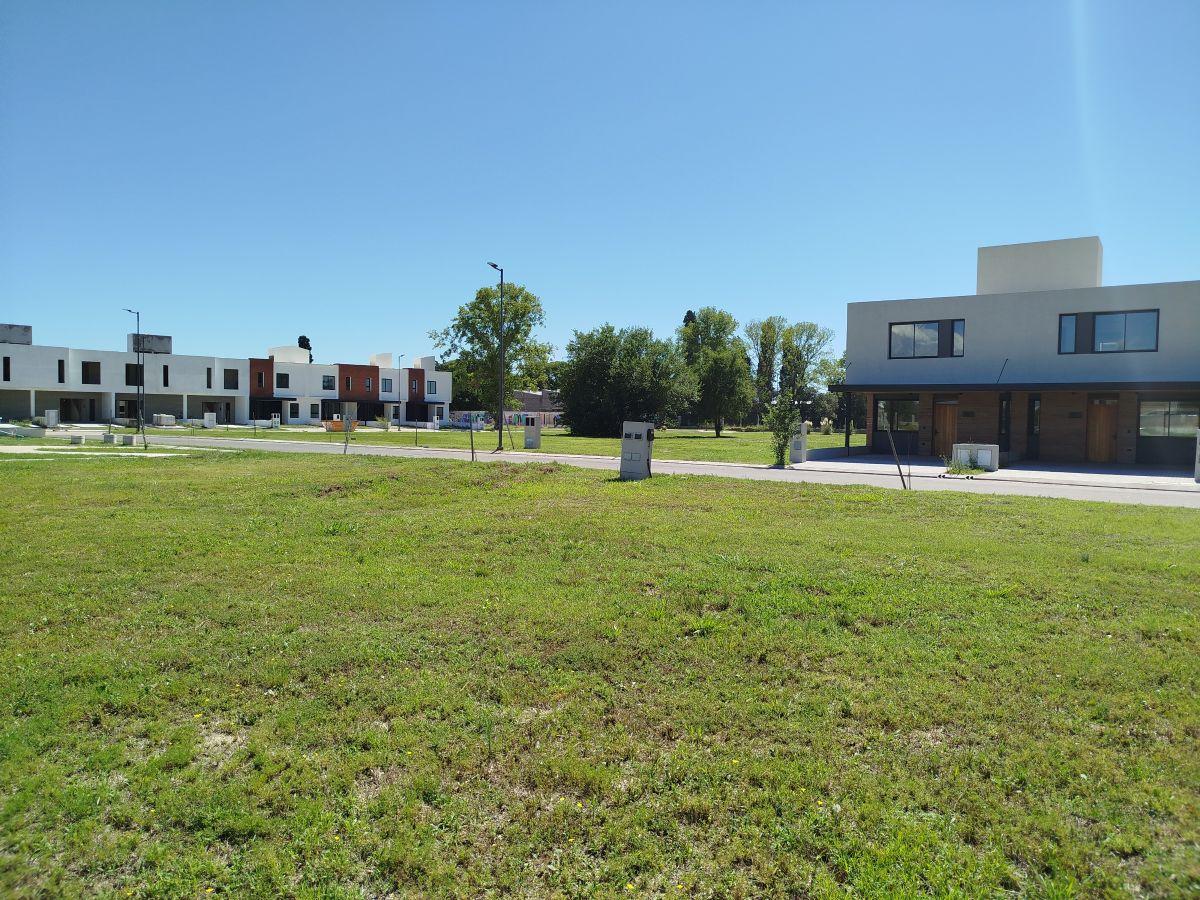 Lote Apto Duplex en Barrio Chacras Green, Cordoba.