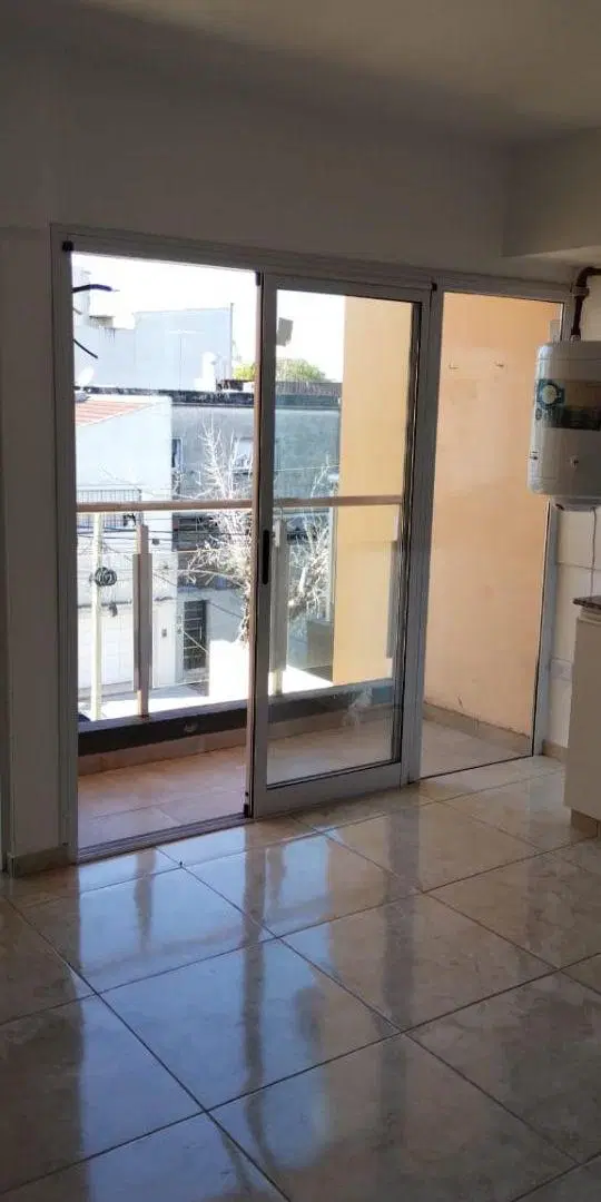 Departamento de 45 m² con 1 dormitorio en alquiler en Morón. Con cochera 8