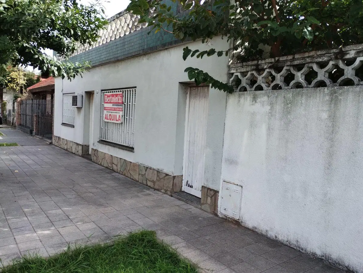 CASA DE 3 AMBIENTES EN ALQUILER SAN JUSTO 1