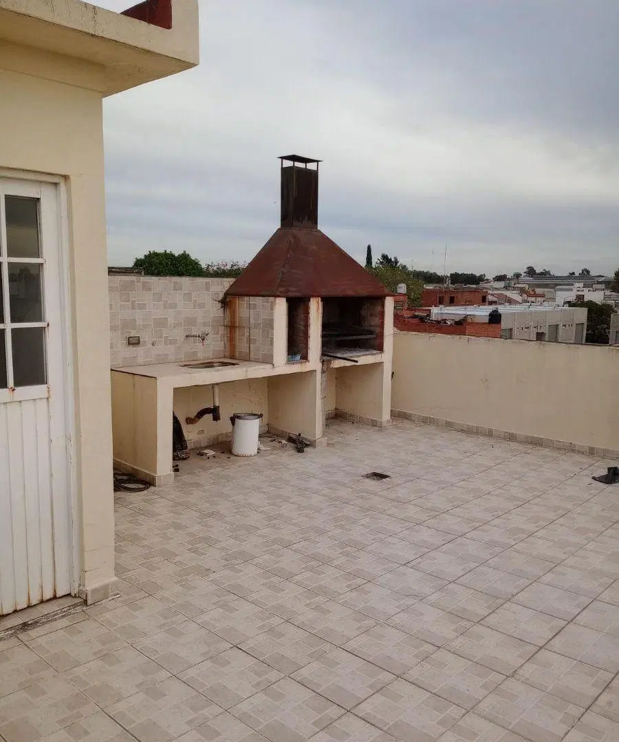 Departamento de DOS ambientes con cochera y lavadero cubiertoa propios y terraza con jacuz 4
