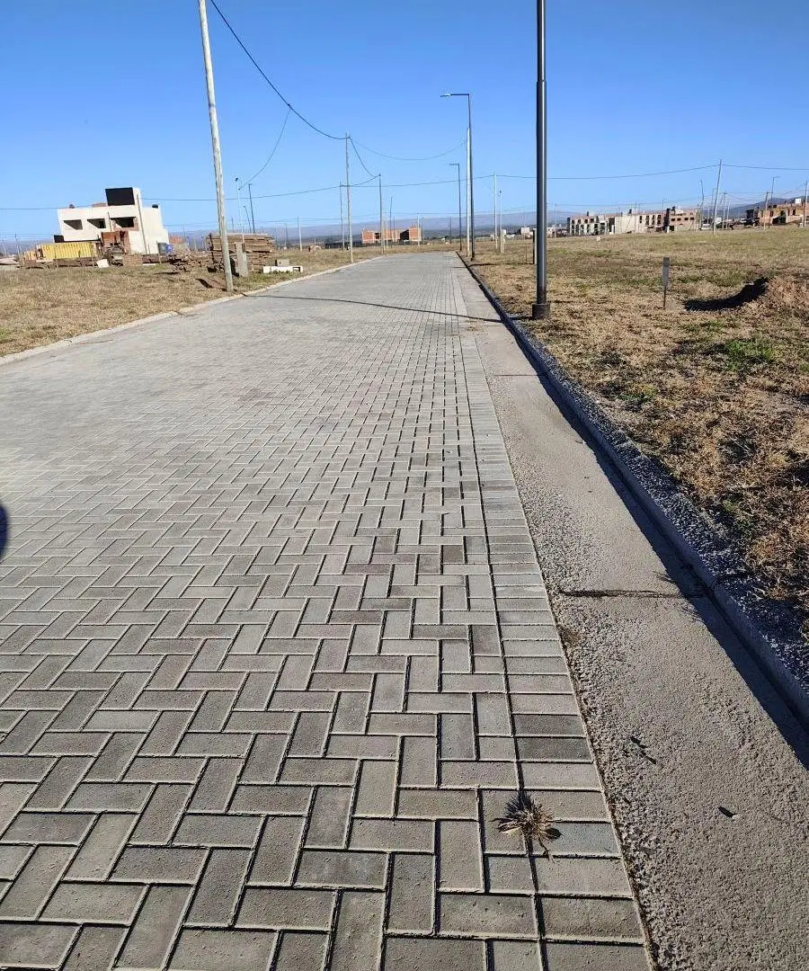 Lote central en VENTA en ABRAS de Manantiales - 250 Metros Fondo Norte 5